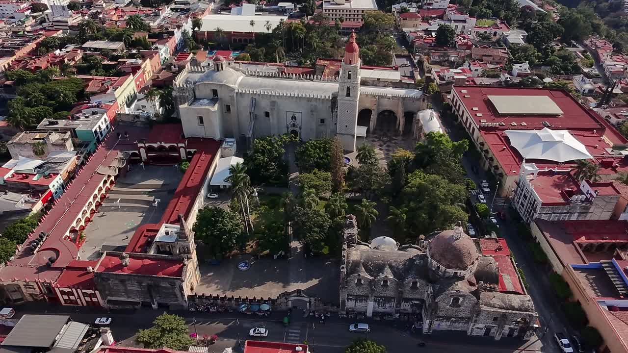 Aerial view of Cuernavaca's historic city center, featuring its iconic cathedral and the Diocese of Cuernavaca