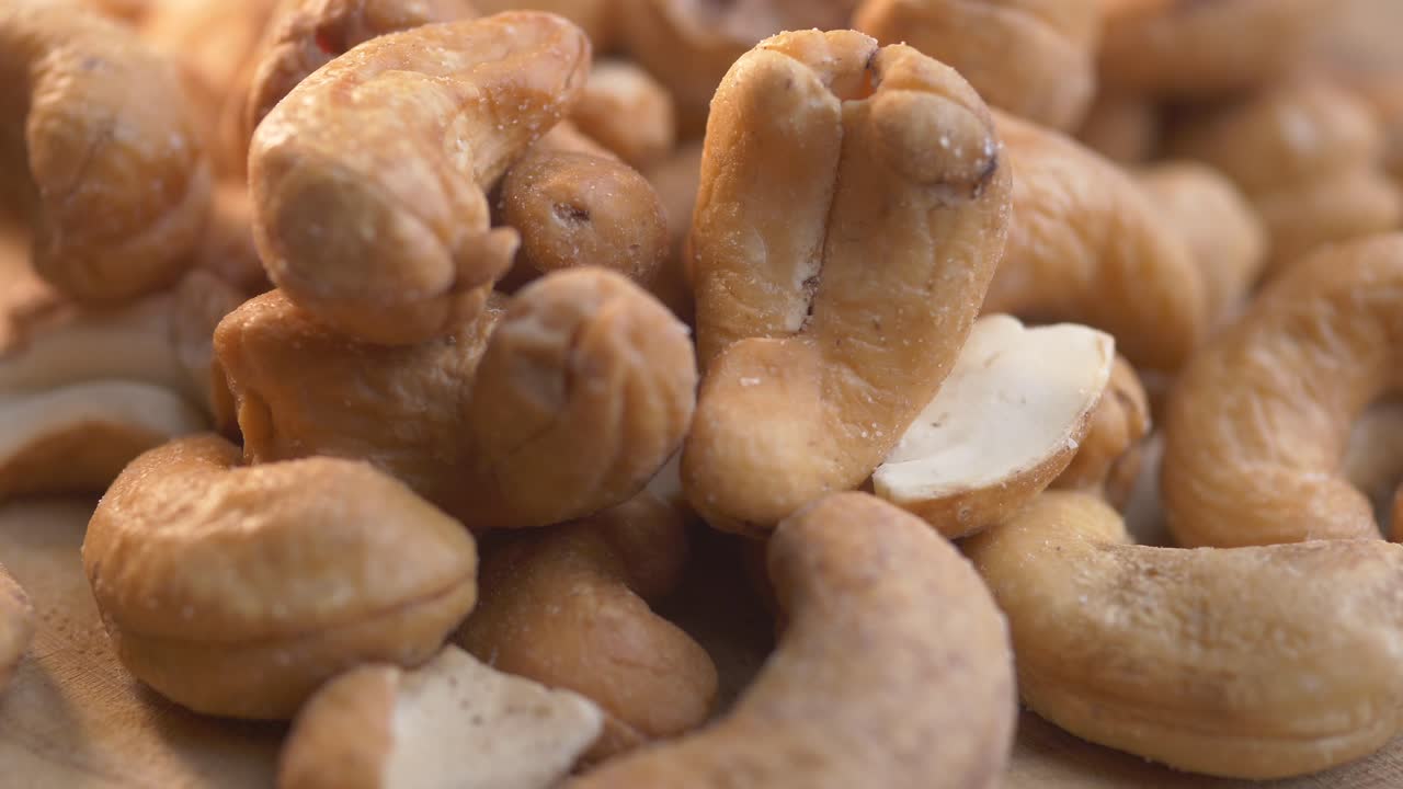 Haug med ristede cashewnøtter