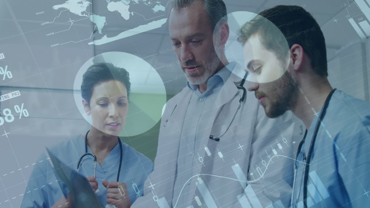 animación de la interfaz infográfica sobre diversos médicos discutiendo los rayos x del paciente en el hospital