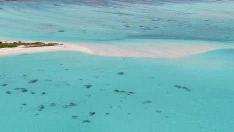 laguna azul playa de arena blanca paisaje de maldivas atolón agua turquesa del océano índico
