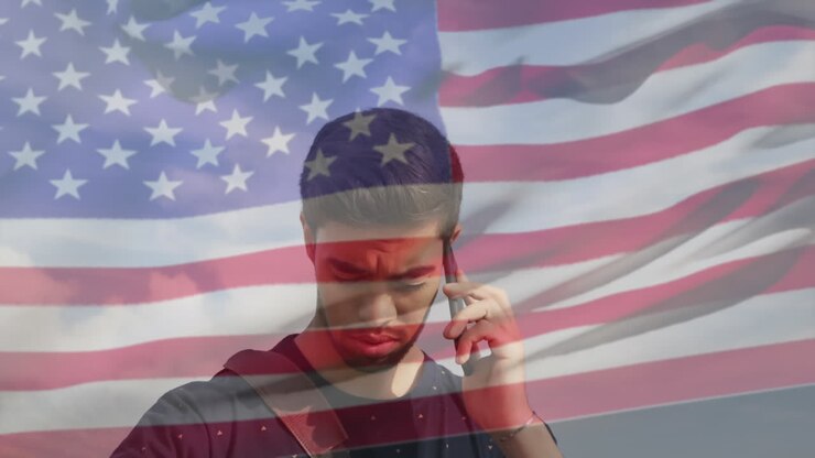 Animazione di uomo caucasico al telefono su bandiera degli Stati Uniti d'America