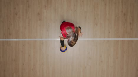 jugador de voleibol en acción