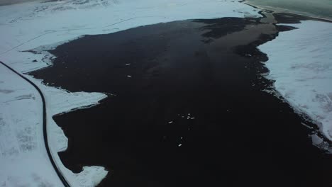 Drohnenaufnahme-Für-Island-Mit-Straße-Und-Meer