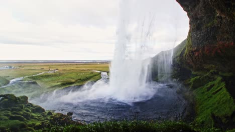 Plano-General-De-Seljalandfoss,-Una-De-Las-Cascadas-Más-Hermosas-De-Islandia-En-Verano