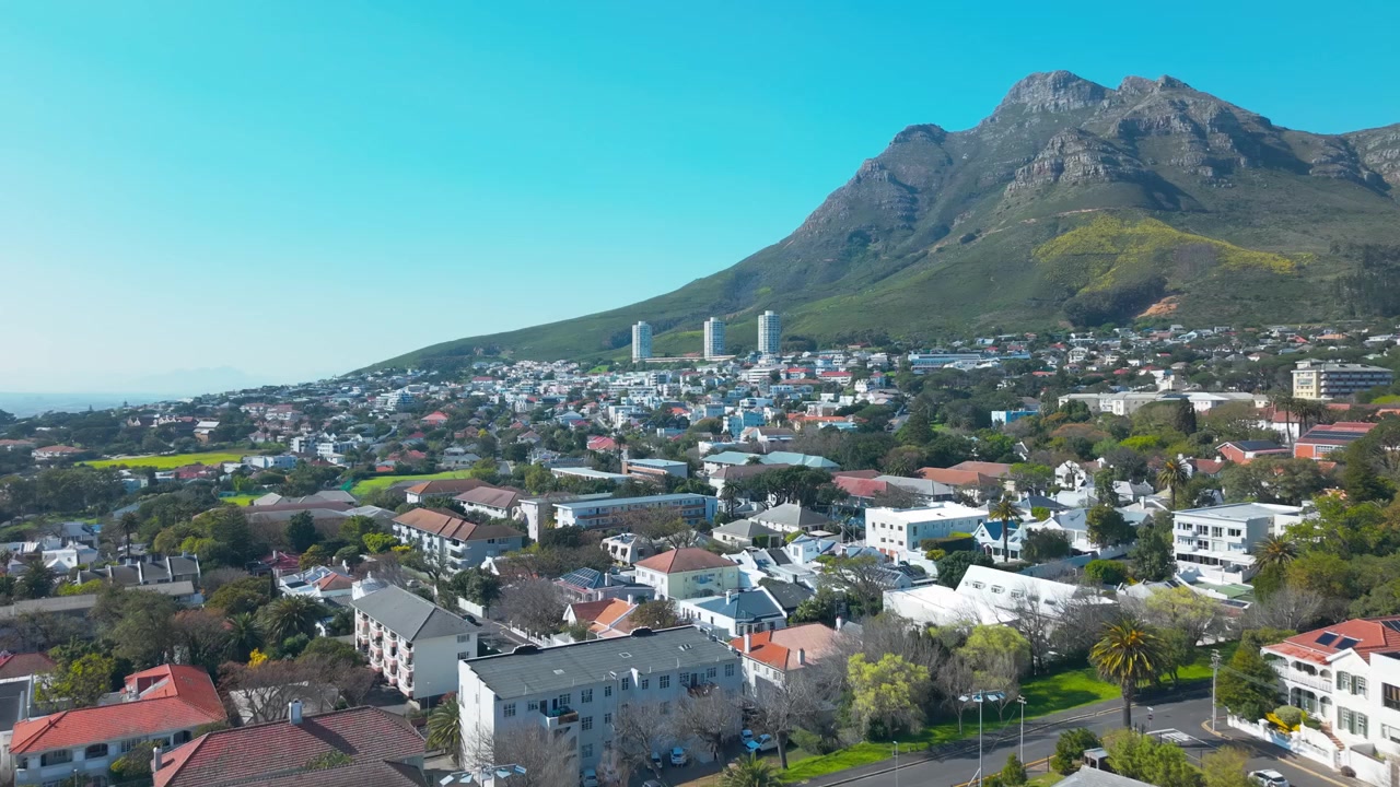 Luftfoto av Vredehoek og Devils Peak Cape Town.