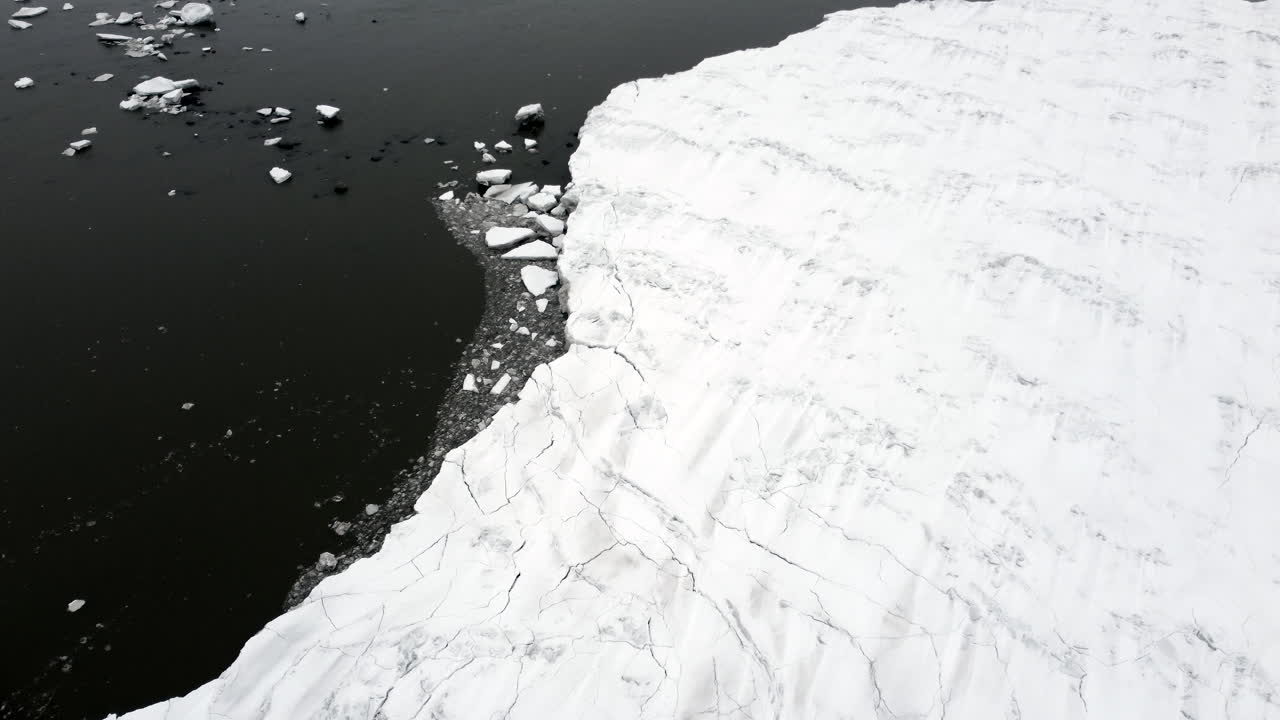 st에 극단적인 대조