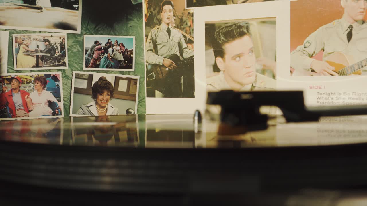 엘비스 프레슬리 기념품과 레코드 플레이어