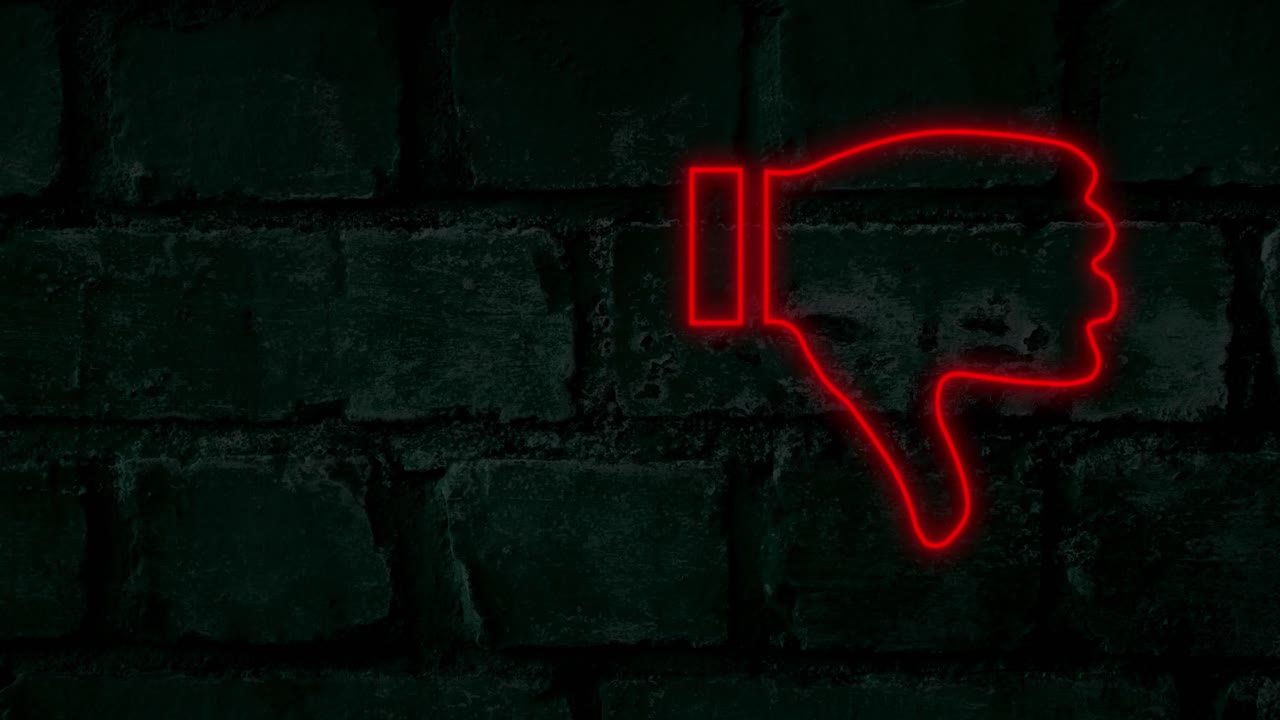 animación de iconos de redes sociales de neón rojo parpadeando en una pared de ladrillo oscuro
