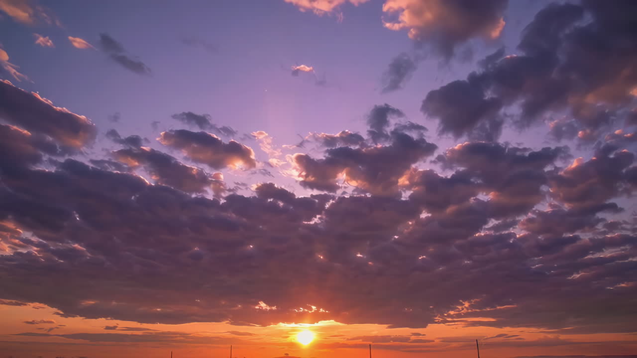 해가 지는 구름 풍경