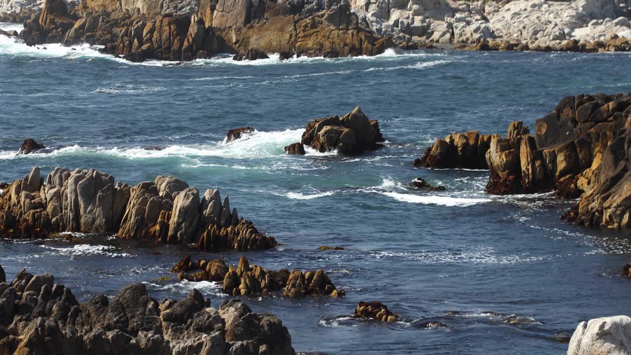 el bucle de la costa de rocky pacific grove