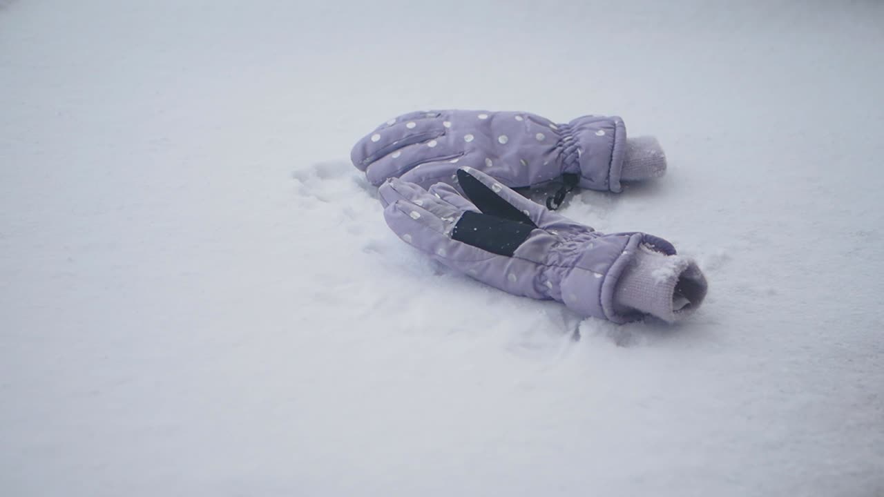 Purple Polka Dot Gloves in the Snow