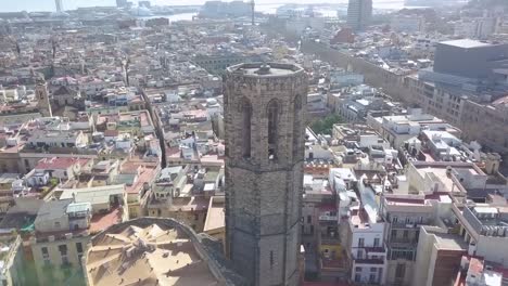 close up basílica de santa maria del pi tower