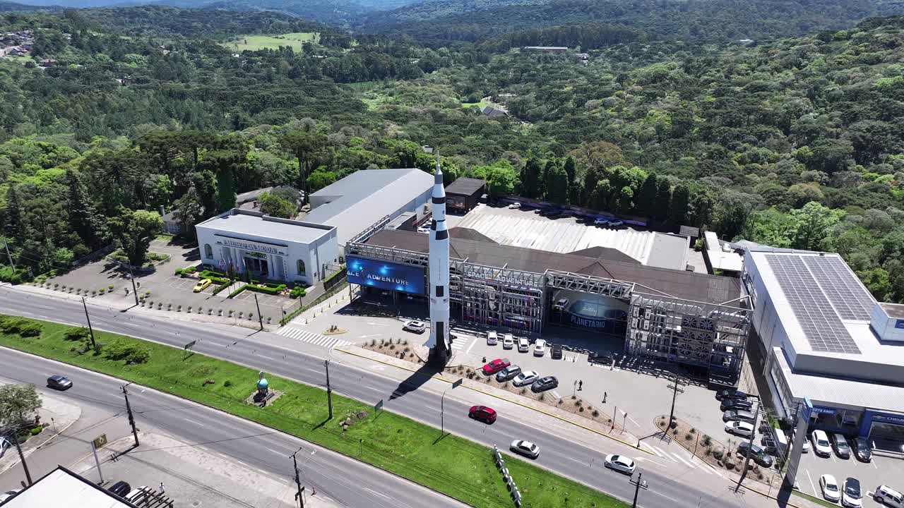 Amusement Park At Canela In Rio Grande Do Sul Brazil. Stunning Ferris Wheel. Cityscape Scenery. Traffic Avenue. Canela Brazil. Amusement Park At Canela In Rio Grande Do Sul Brazil.