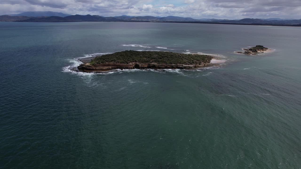 Spectacle Island em Dodges Ferry, Tasmânia, Austrália – Foto de drone