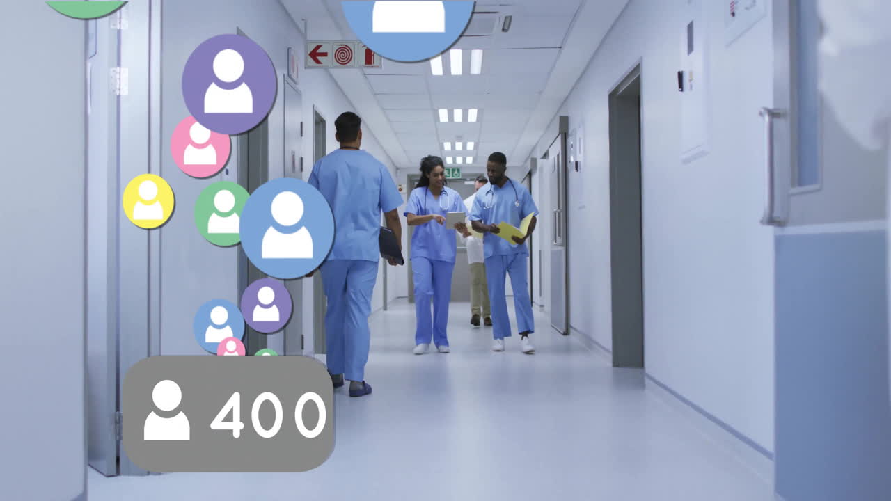 Animazione di icone multimediali su diversi medici che camminano e parlano in ospedale