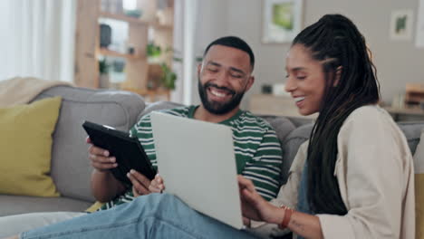 Happy-couple,-sofa-and-laptop-for-funny-video