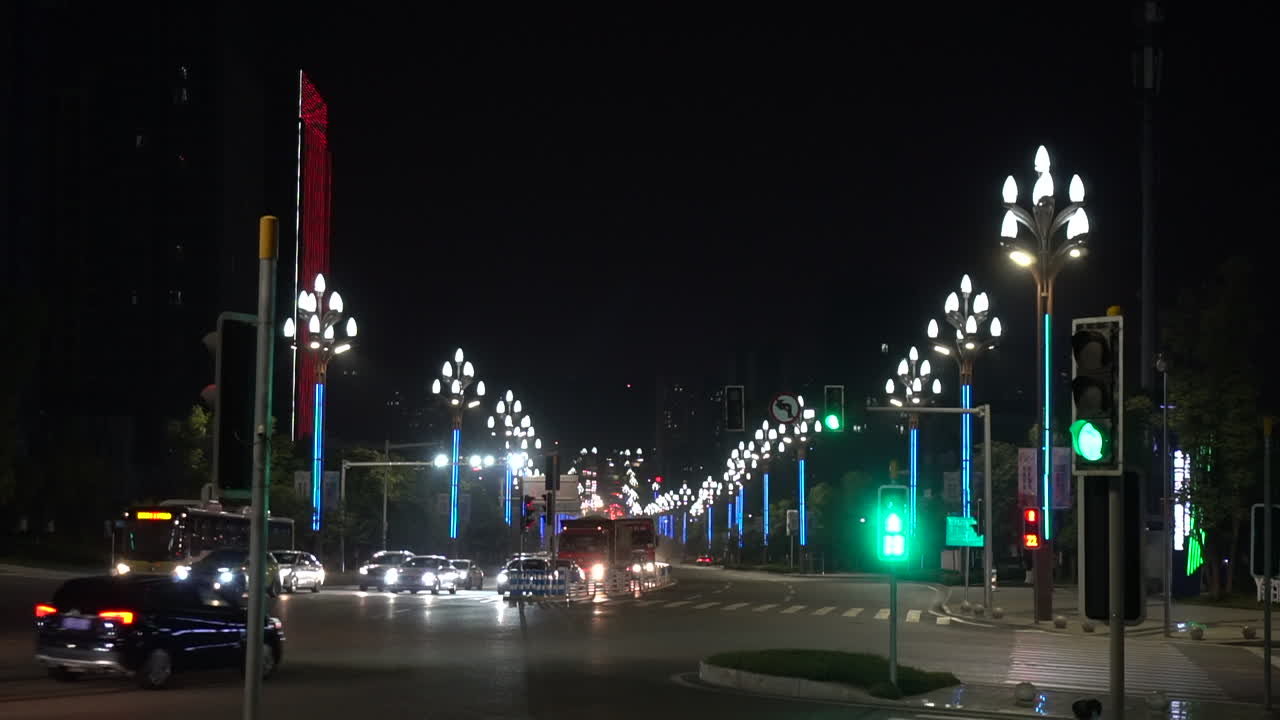 semáforos en la noche en chongqing, china