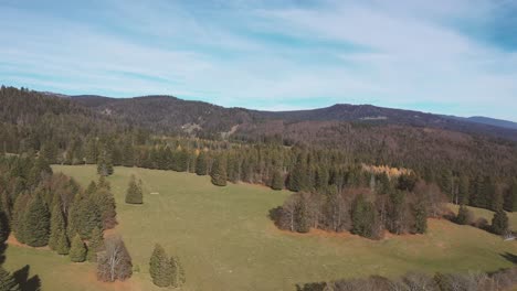 Atemberaubender-Drohnenflug-über-Den-Genfer-See-Und-Die-Schweizer-Alpen