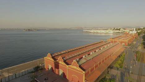 Toma-Aérea-Del-Centro-Industrial-En-Río-De-Janeiro