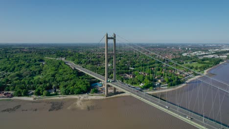 saque la antena - puente humber sobre el estuario humber cerca de kingston upon hull