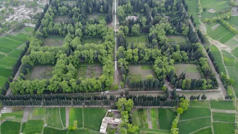 un jardín mogol en khogyani