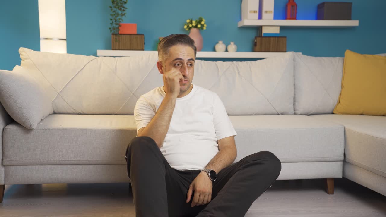 Uomo con problemi psicologici