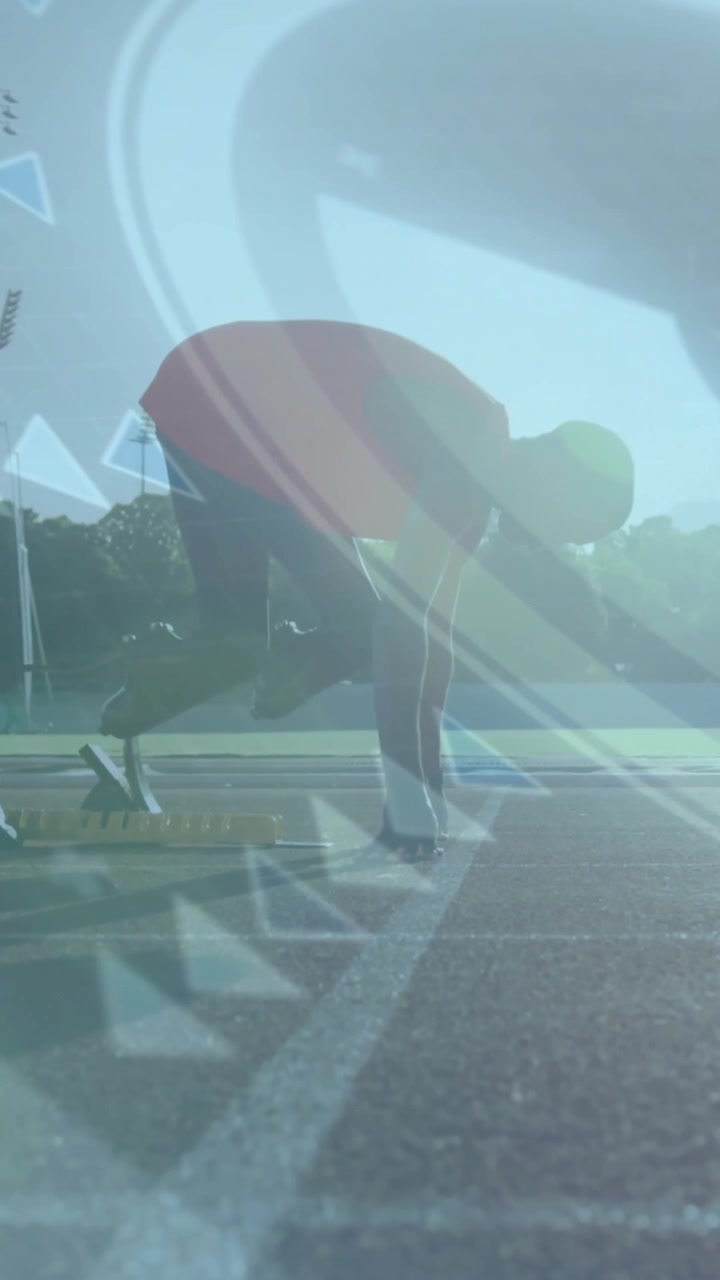 Corridore che si prepara per la partenza dello sprint su un'animazione futuristica di elaborazione dati.