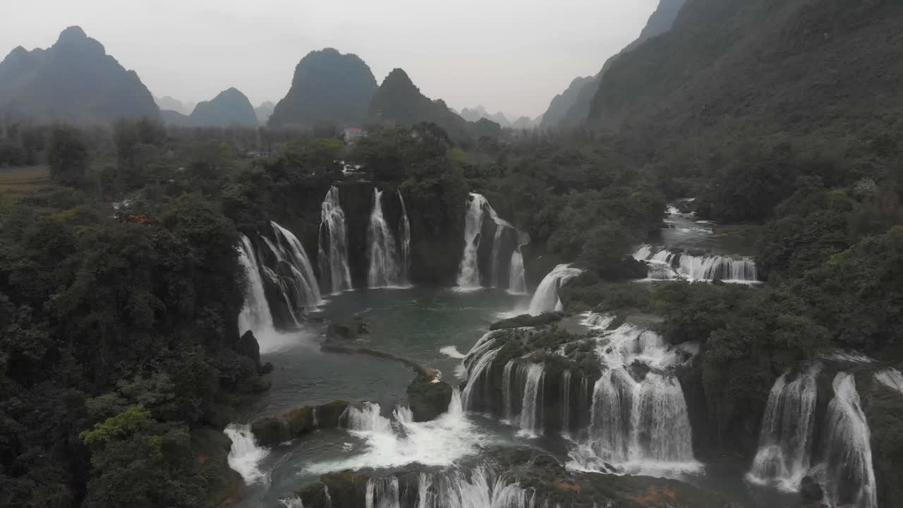 la cascada más grande de vietnam ban gioc, antena