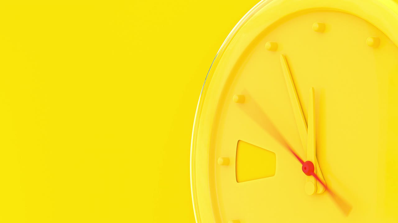 黄色の目覚まし時計は11時45分から12時45分まで走ります