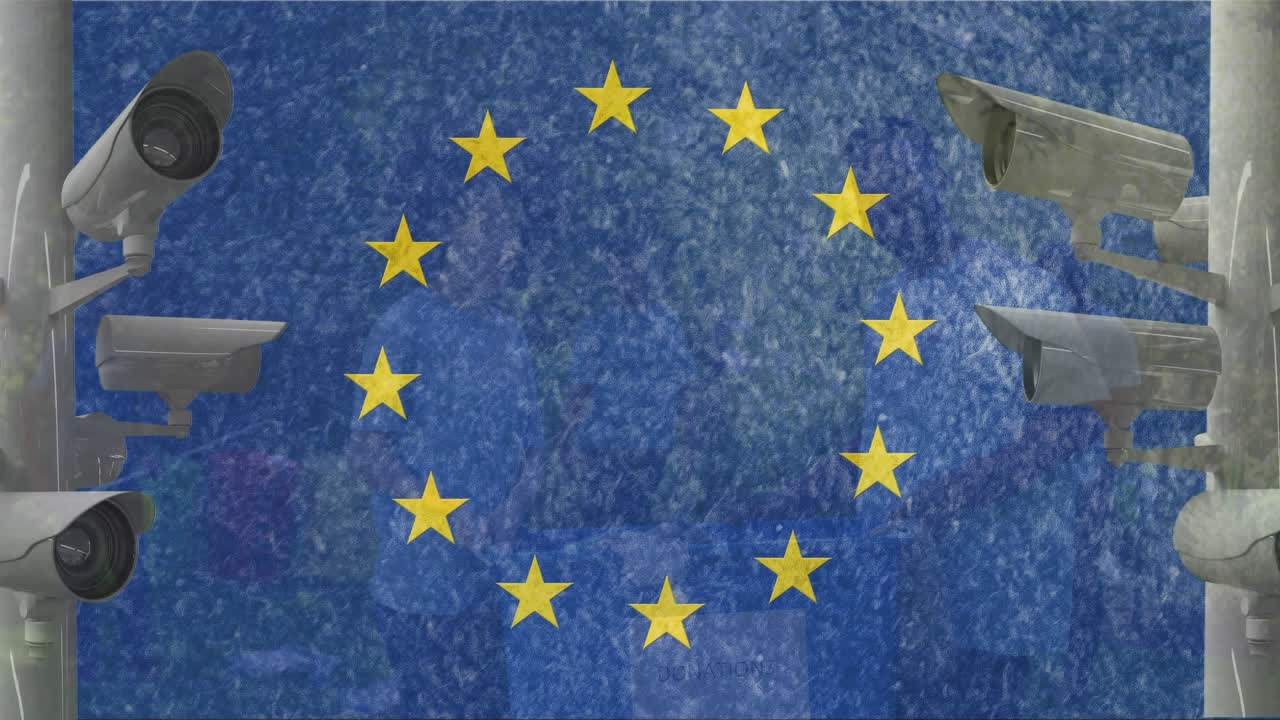 Animazione di telecamera di sorveglianza sopra la bandiera europea su uno sfondo di amici di diverse etnie che tengono una scatola per le donazioni