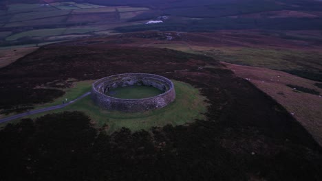 grianan de aileach ring fort, donegal, irlanda. ¿dónde está su casa?