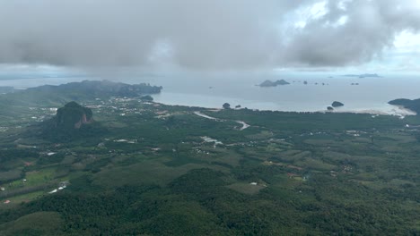 Sendero-De-Dragon-Ridge-En-Krabi,-Visto-Desde-Un-Dron