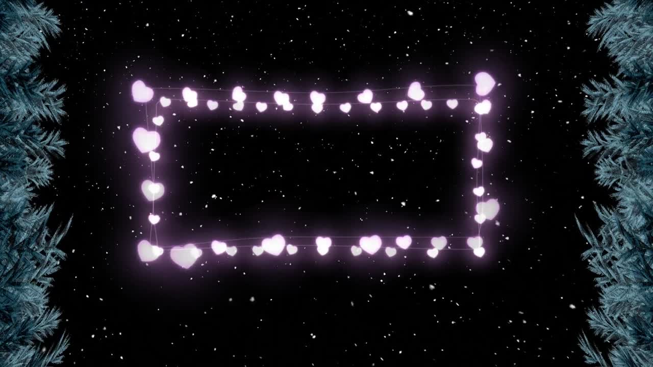 블랙 배경에 눈이 떨어지고 소나무 위에 복사 공간과 함께 요정 빛 프레임의 애니메이션