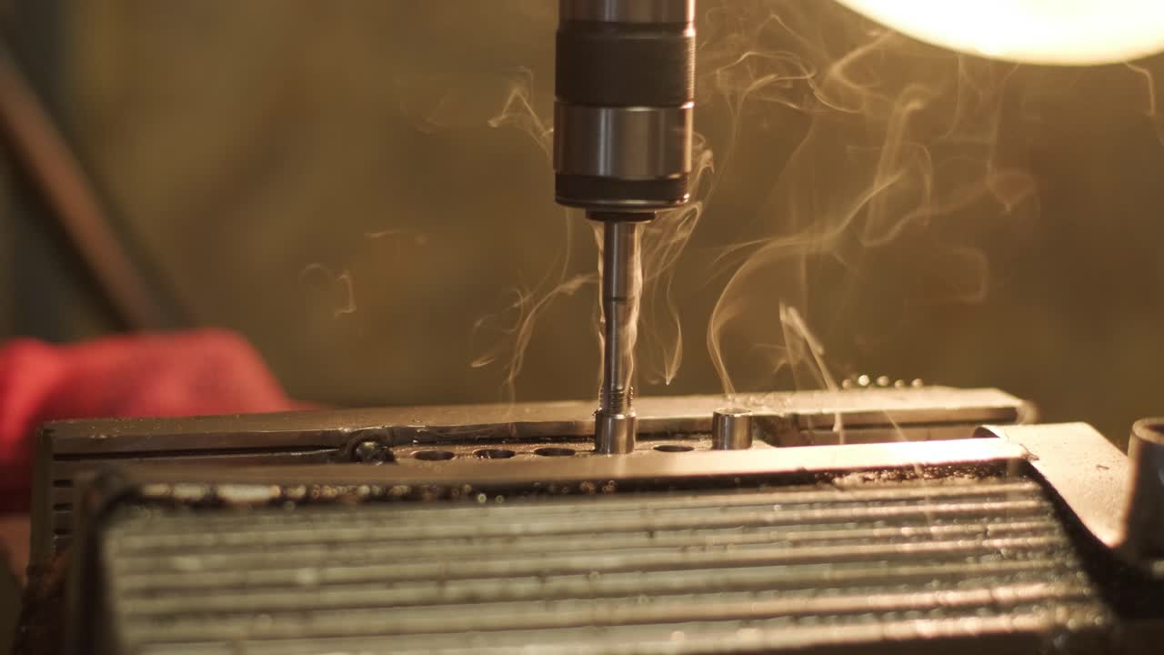 을 기 위한 을 가진 기 기계