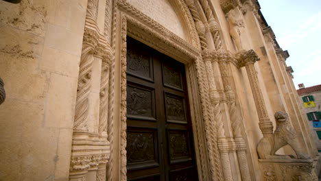 Catedral-De-San-James-En-Sibenik,-Croacia