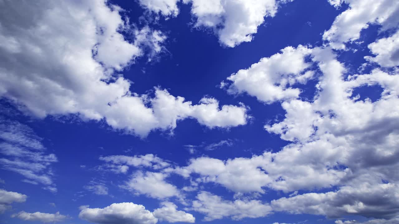 움직이는 구름이 있는 하늘 (타임스, 루프)