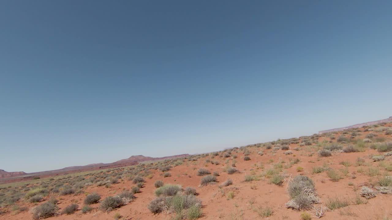 모험심을 마음껏 발휘하고 탁 트인 하늘에서 드론을 조종하는 스릴을 경험해보세요.