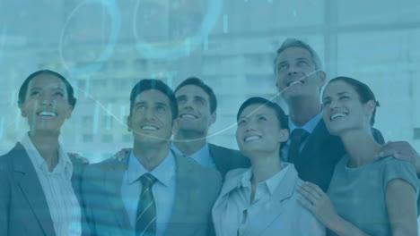 animación del procesamiento de datos financieros sobre diversas personas de negocios