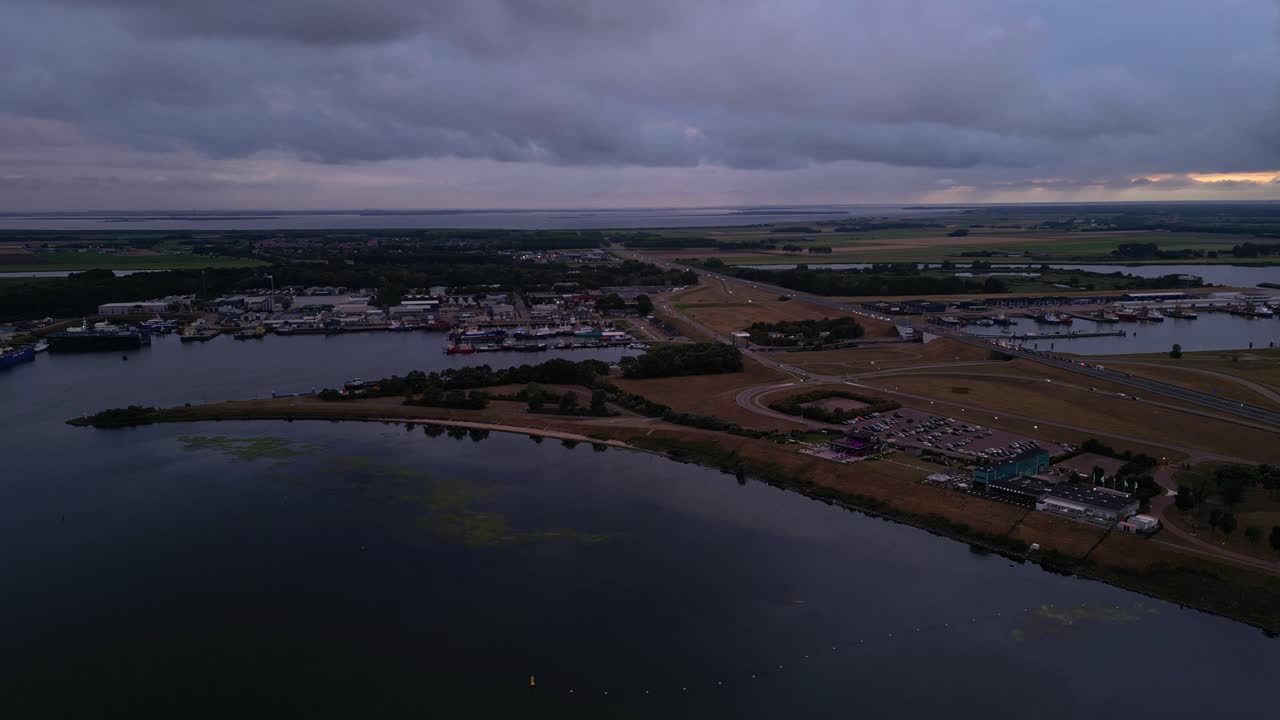 haringvlietdam 근처의 haringvlietplein에 있는 parkeerplaats의 조감도