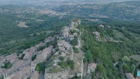 Drone-Aéreo-Luberon-Provence-Saignon-Francia-Ciudad-Medieval-Al-Amanecer