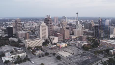 vuelo de drones sobre el centro de san antonio texas en