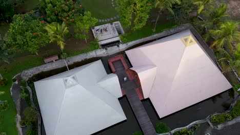 famoso destino turístico de meditación - pirámides de chi en bali - antena