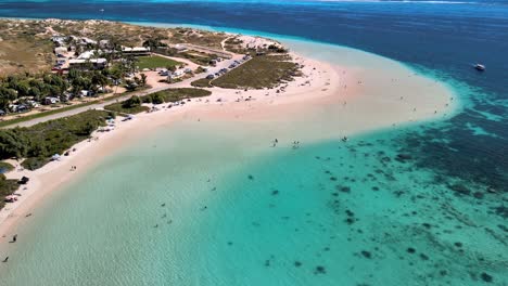 Paddle-Surf-En-Coral-Bay,-Ubicado-En-La-Costa-Occidental-De-Australia