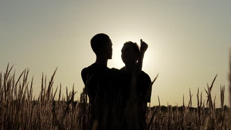 Romantic-couple-at-sunset