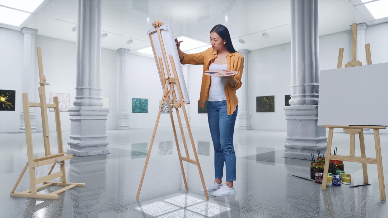 아시아 여성 예술가의 몸이 가득 차 있습니다. 갤러리에서 오일 페인트와 으로 캔버스에 집중된 그림입니다.