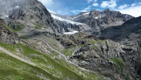 Toma-Aérea-Desde-Un-Dron-Hacia-Arriba-Del-Glaciar-De-Fallaria---Valmalenco---Sondrio