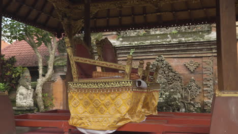 ubud king throne at ubud palace, officially puri saren agung, is a historical building complex in ubud, gianyar regency of bali, indonesia