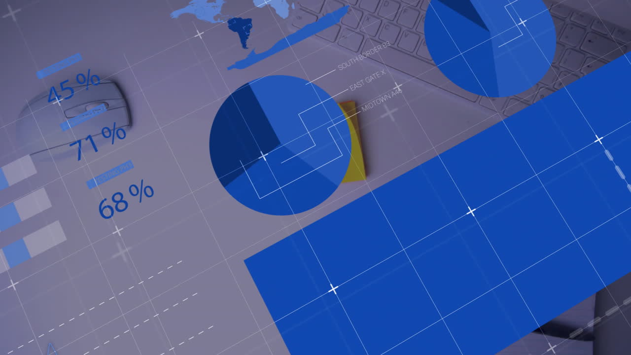 animación del procesamiento de datos digitales a través del ratón y la computadora en el escritorio