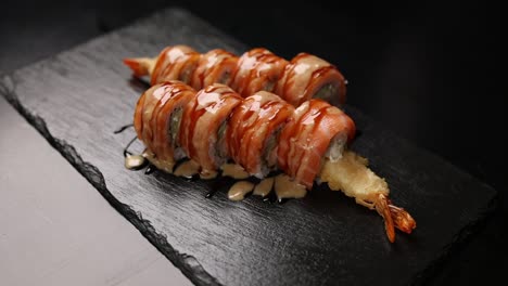 salmon teriyaki tempura roll