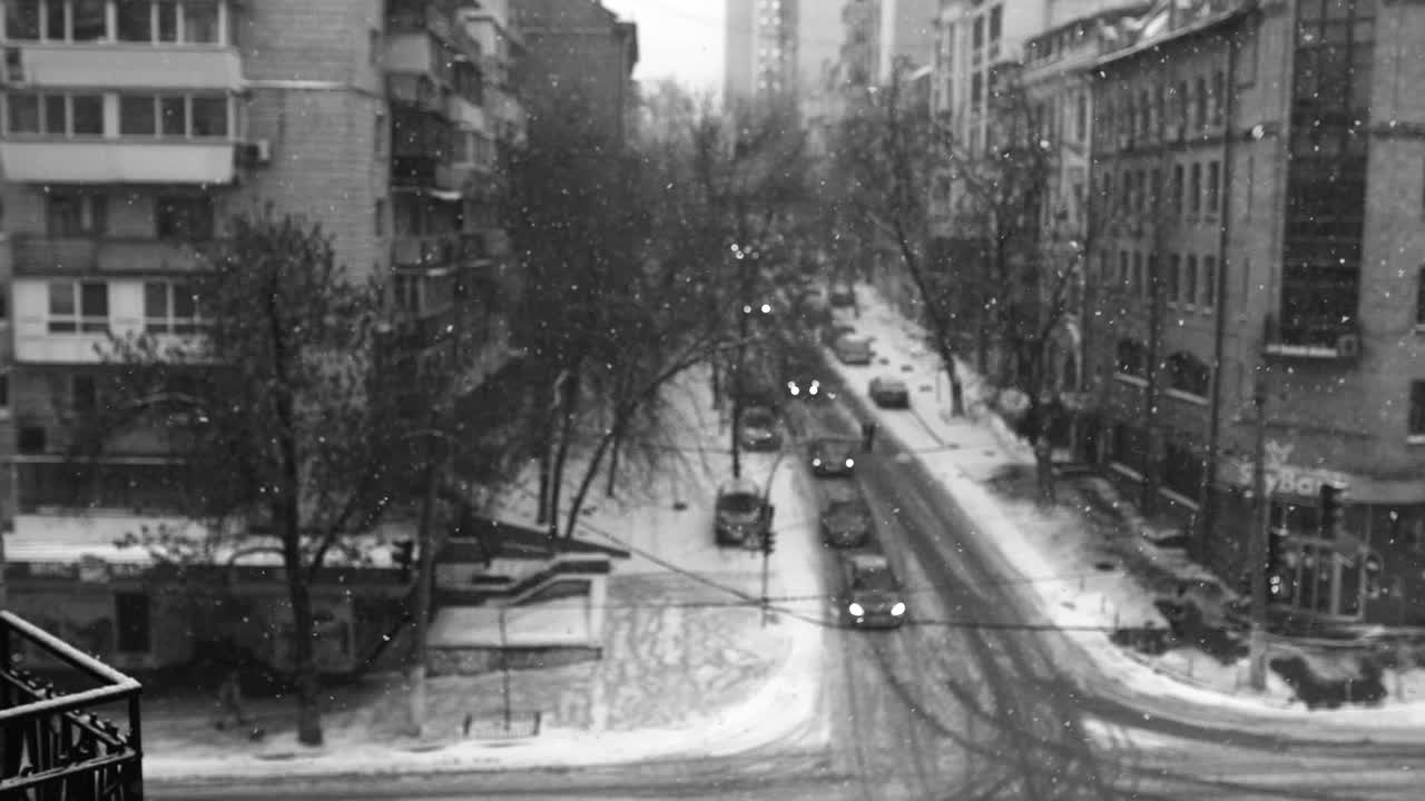 눈 인 도시 거리 풍경